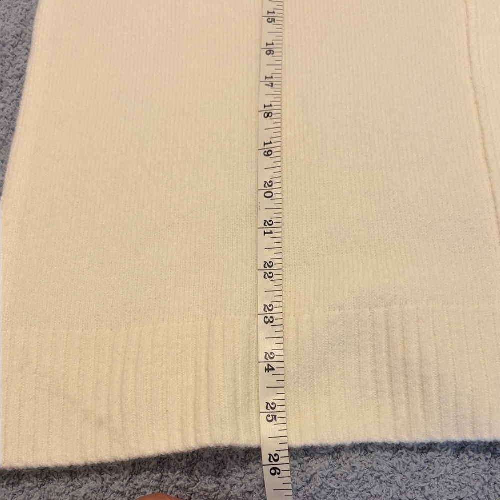 Vince Camuto Cream V-Neck Sweater - Picture 6 of 10